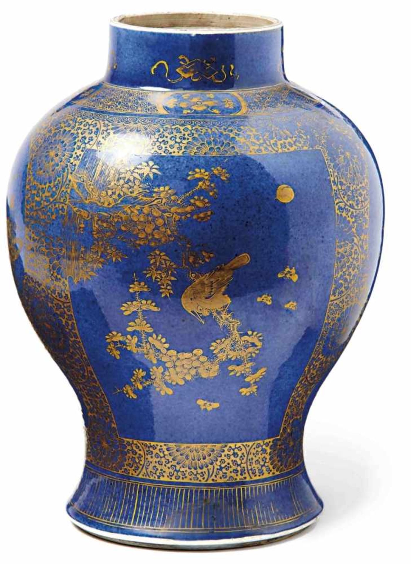 Powder-Blue-Vase mit goldradiertem DekorChina, Qing-Dynastie, E. 19. Jh.Hochschultrige Balusterform,
