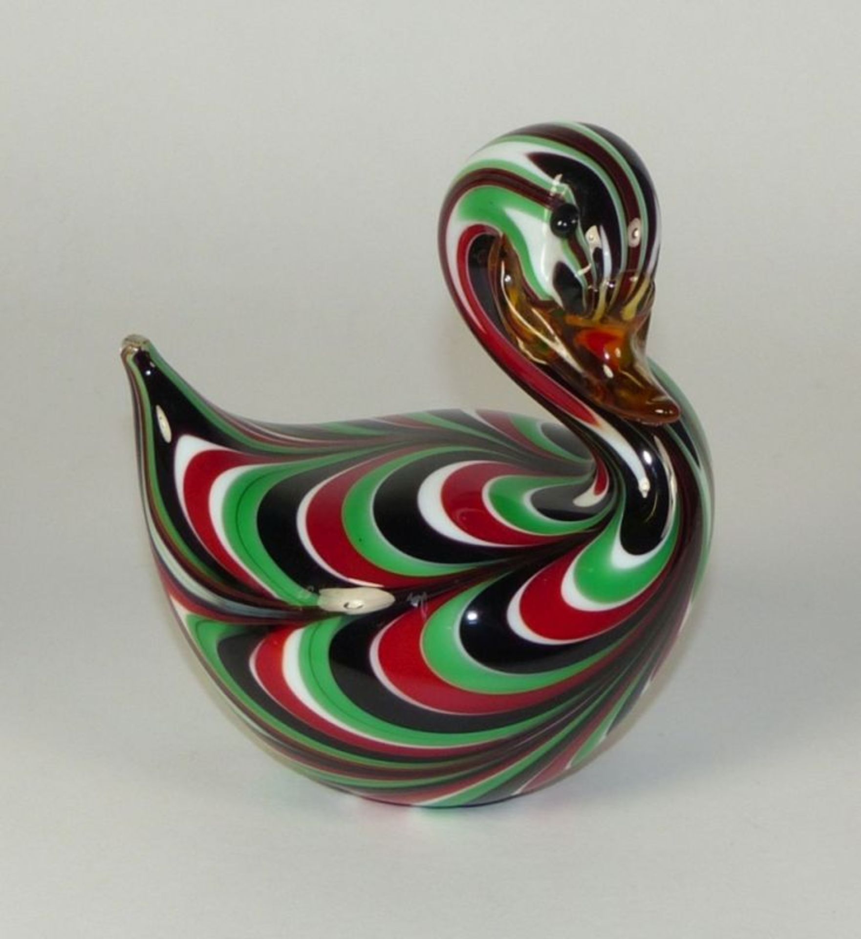 Zwei TierfigurenMurano, 20. Jh.Ein Hahn und eine Ente. Farbloses sowie buntes, frei geformtes - Image 2 of 4