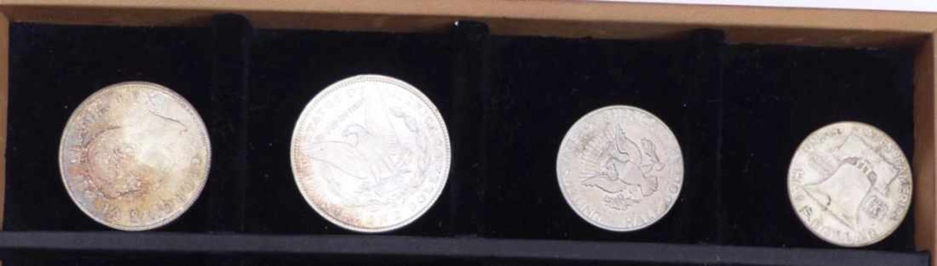Konvolut von 11 Münzen20. Jh.Bestehend aus Maria-Theresia-Taler, 50- und 10-Schilling-Münze, 2 - Bild 3 aus 5
