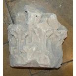 SteinfragmentFrankreich, 15. Jh.Erkennbarer Akanthusblattdekor. Kalkstein. 30 x 26 cm.Stone