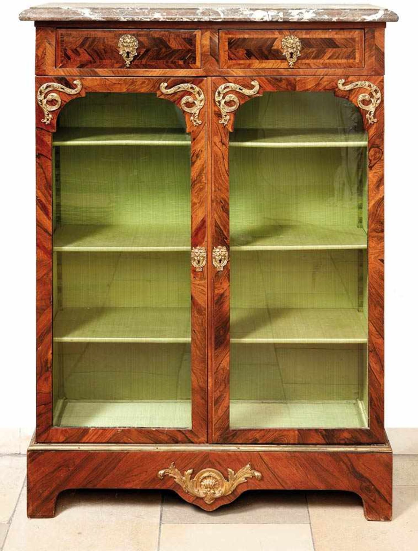 Small Regency display caseFrance, 1st half 18th c.Rectangular corpus with two glazed doors and
