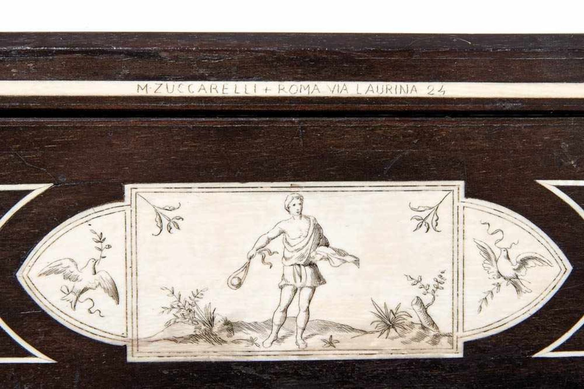 Small casketItaly, early 19th centuryRectangular corpus, ribbon inlays on all sides and picture - Bild 2 aus 2