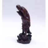 Figure of a man carrying a boyJapanCarved wood. H. 19 cm.Figur eines Mannes einen Knaben