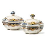 Two double spice containers with coverVeneto, 18th cent.White glazed maiolica with colored painting.