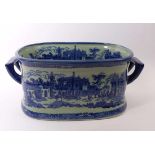 Large bowl with horsemen, landscapes and architectureChina, 20th C.Porcelaine, cobalt blue printed