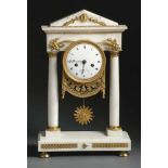 Empire penduleFrance, late 18th C.Marble, fire-gilt bronze. 38,5 x 24,5 x 8,5 cm. - Dial with
