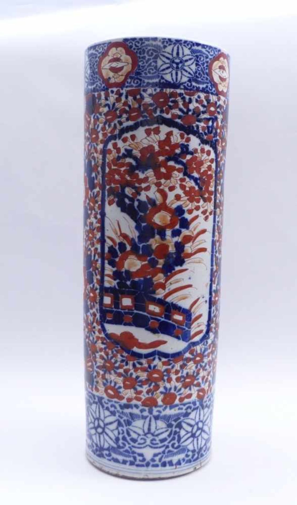 Large Imari floor vaseJapan,Cylindrical shape, the wall with two reserves containing flowering - Image 2 of 3