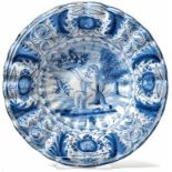 Small fan plate with CupidNuremberg, c. 1720-70Round, slightly vaulted hollow, rise and lip fanned