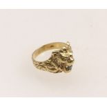 Ring with lion headSecond half 20th C.3 small gems, yellow gold 14k. Marked. Ring size 69, 8 g.