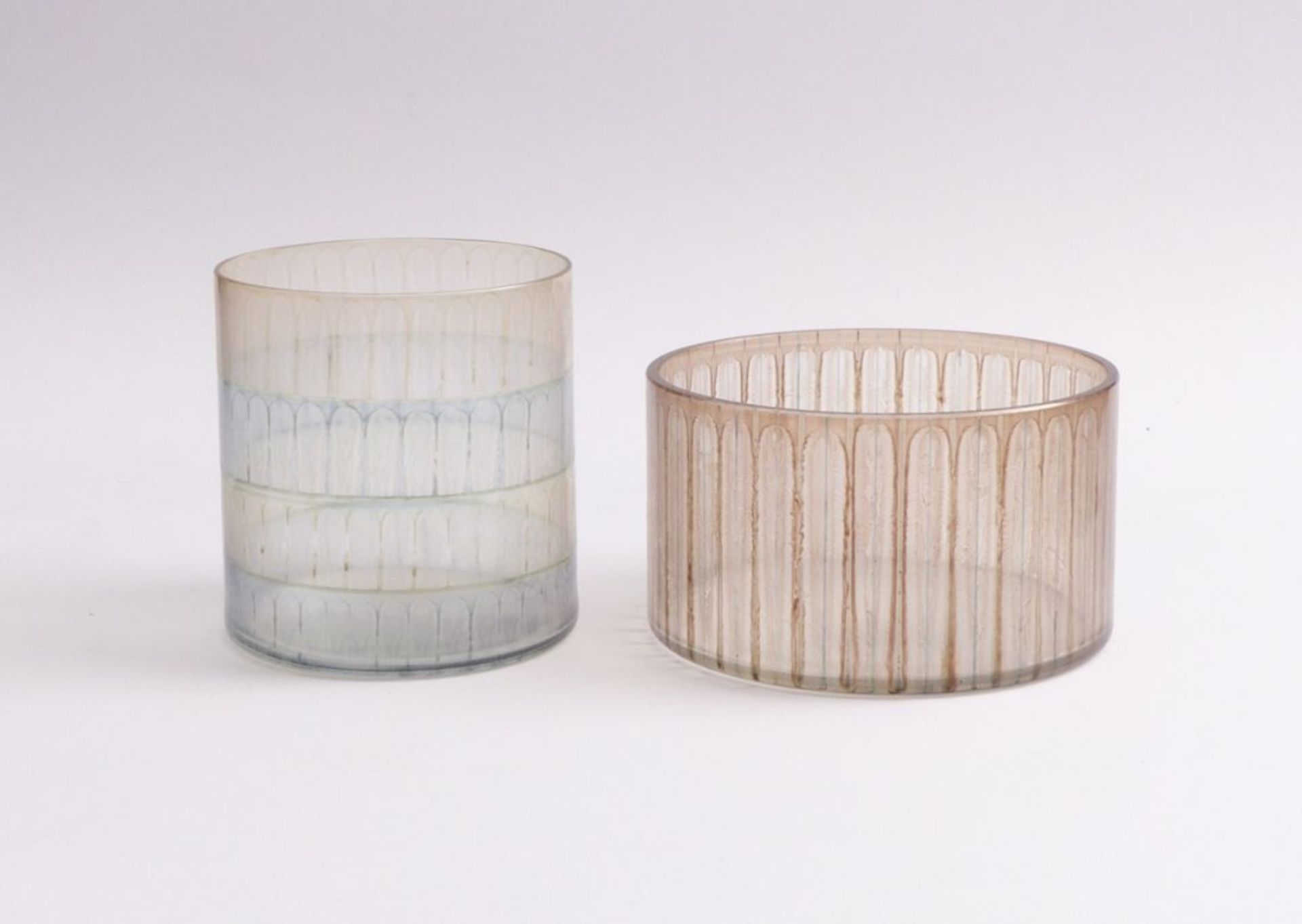 Moje-Wohlgemuth, Isgard (attributed)Two bowls(Gumbinnen 1941-2018 Hamburg) Colorless matte glass,