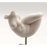 Peschke, ChristianNude(Bad Säckingen 1946-2017) Cast marble. Signed. H. 19 cm, ges. 20,5 cm.Peschke,