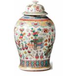 Large cover vase with ''100 valuablesChina, Qing Dynasty, Tongzhi Period - around 1870/80Baluster