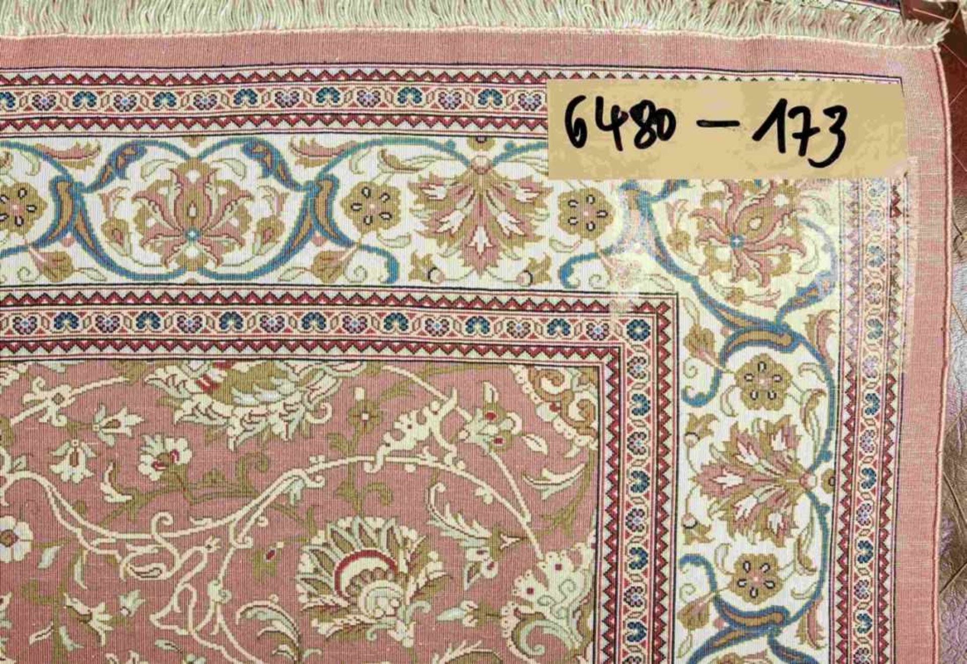 GhomIran, 20th c.Soft shades of turquoise, ochre and pink, border with palmette frieze, twines - Bild 4 aus 4