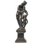 Venus and CupidVenice, early 17th C.Bronze. H. 21 cm. - Sings of age.Venus mit AmorVenedig, frühes