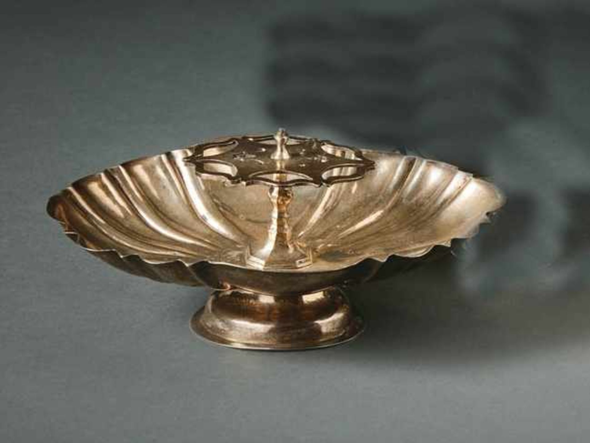 Candy bowl with spoon holderAugsburg, 1743-45Johann Leonhard Allmann (Mstr. 1733-75). Over a round