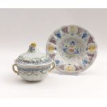Small tureen with coverItaly, E. 18th cent.H. 13.2 cm, with a small arched plate with colored