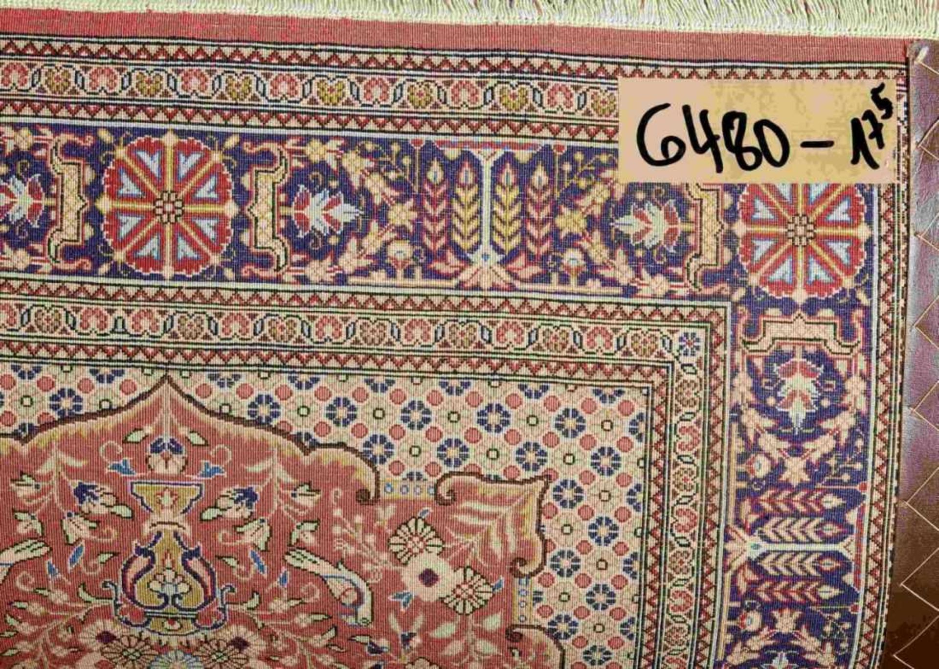 GhomIran, 20th c.Decorative borders, centre field red ground with cartouche, flower vases and birds. - Bild 3 aus 3