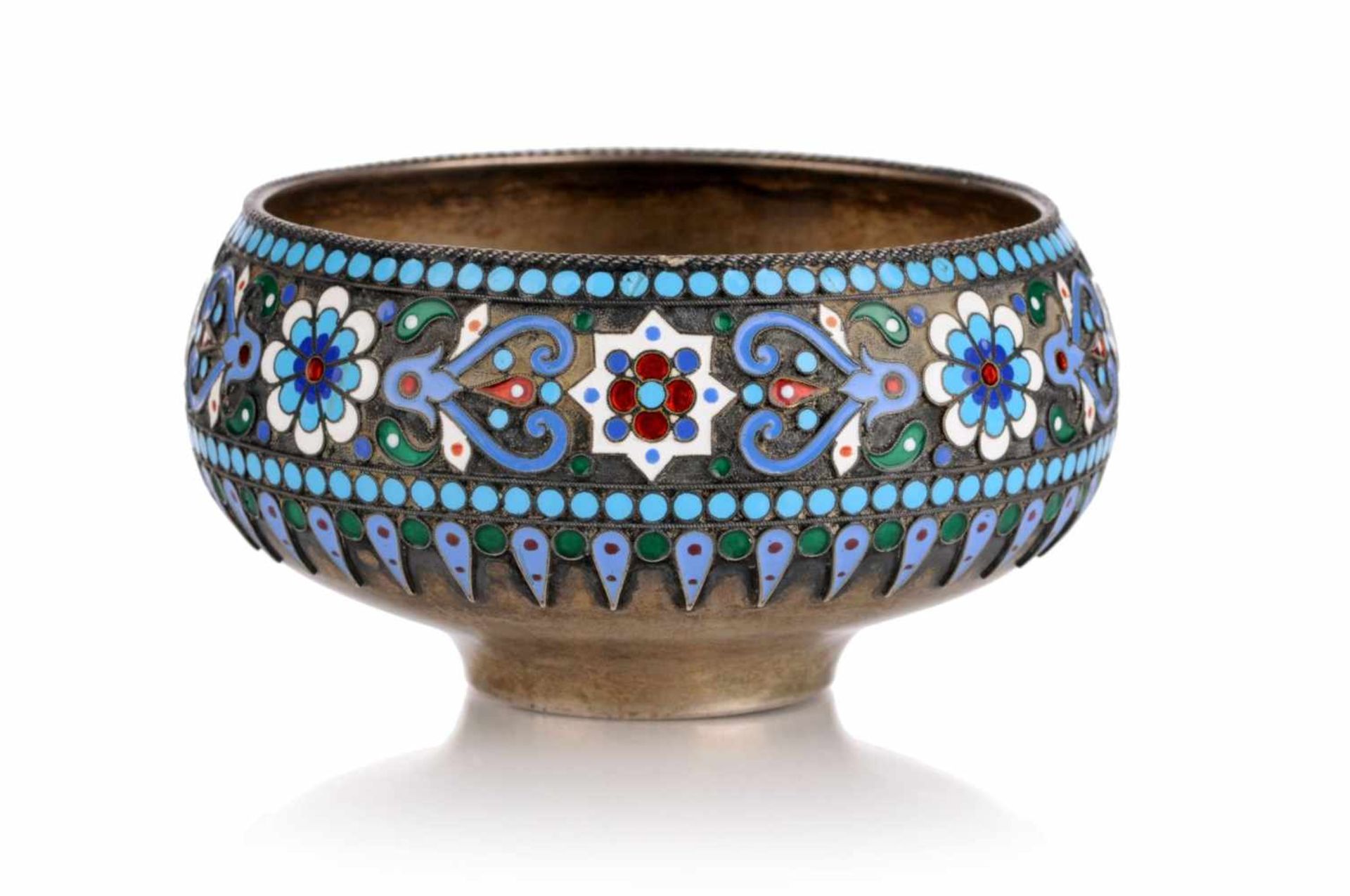 Schale mit Cloisonné-Dekor. P. Ovchinnikov, Moskau, Russland. 1895.Pavel Akimov Ovchinnikov 1830 - Bild 2 aus 3