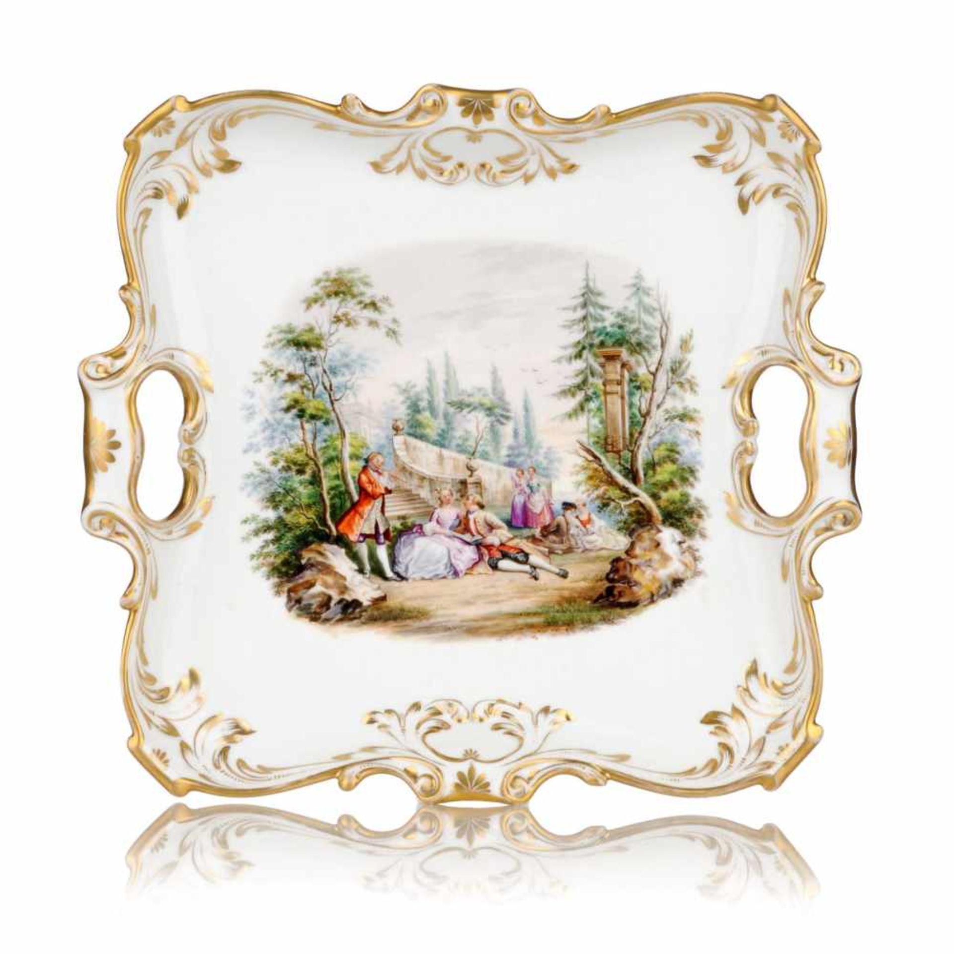 Tablett mit einer Watteau-Szene. Wohl spätes 19. Jahrhundert/Anfang 20. Jh.Porzellan, glasiert, in