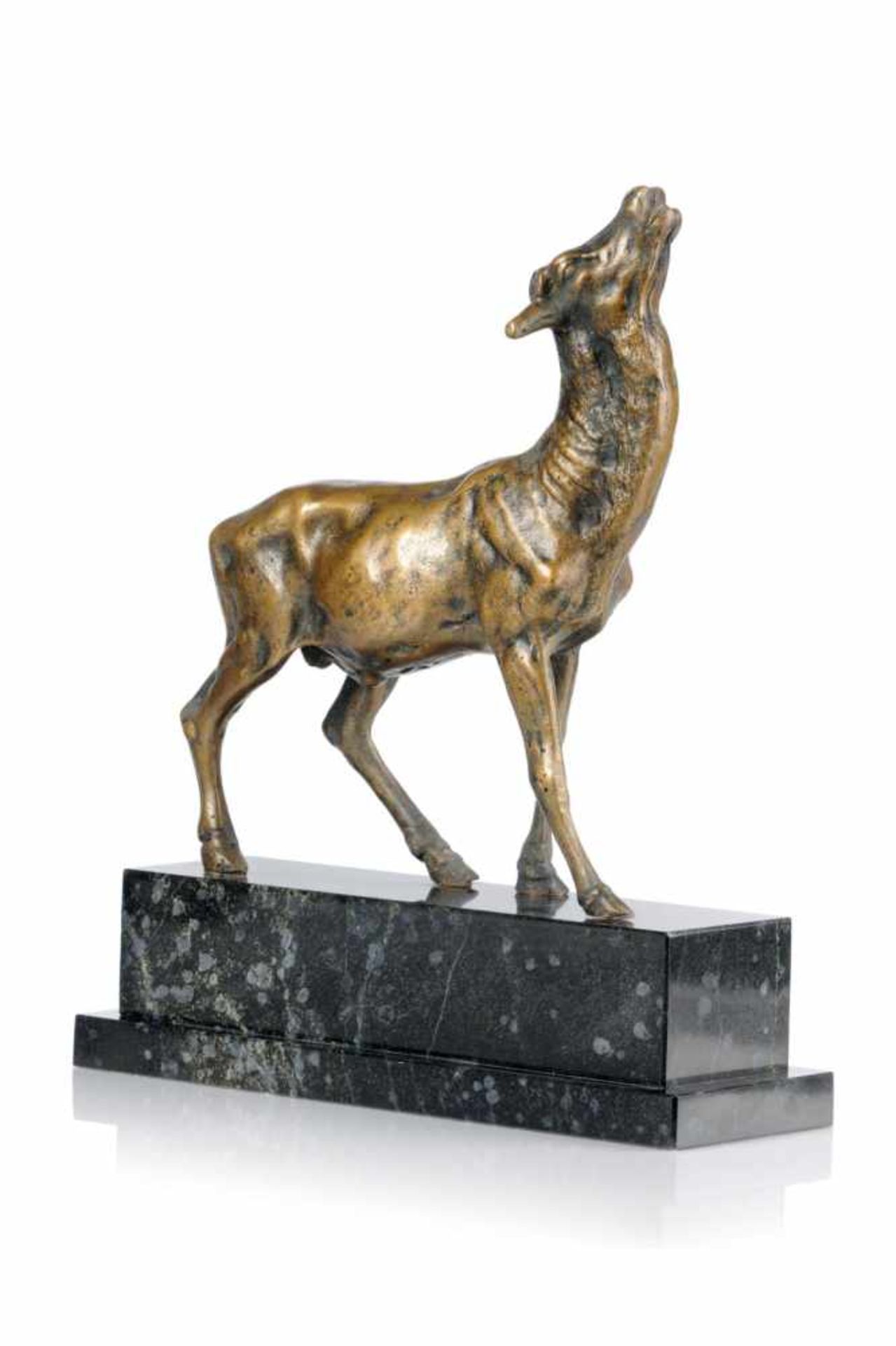 Antilope. Spätes 19./20. Jh.Bronze, partiell schwarzbraun patiniert und auf einen quaderförmigen