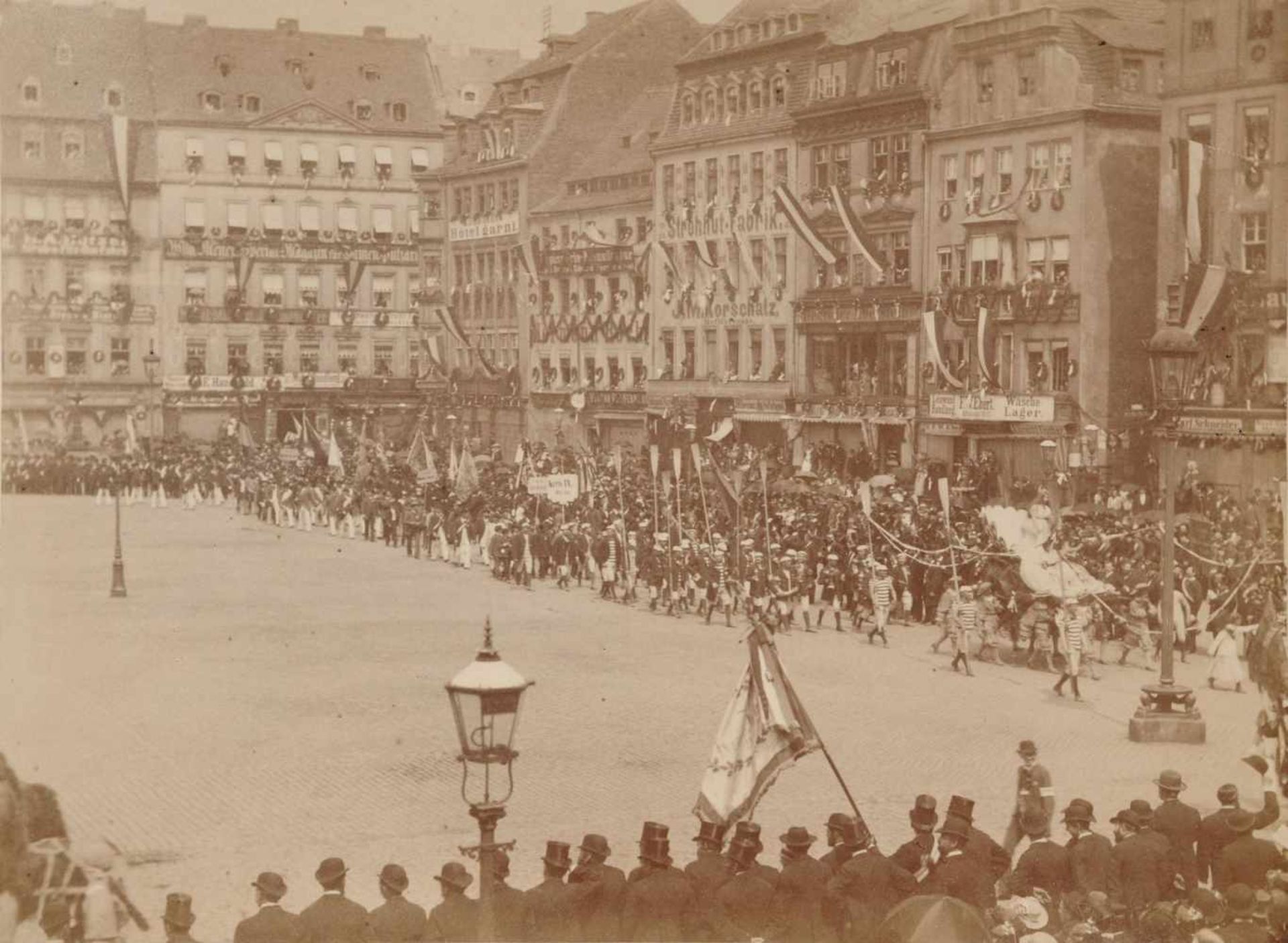 Max Ziesler, Festzug anlässlich des Turnfests in Dresden. 1885.Max Ziesler 19.Jh.Albuminabzug,