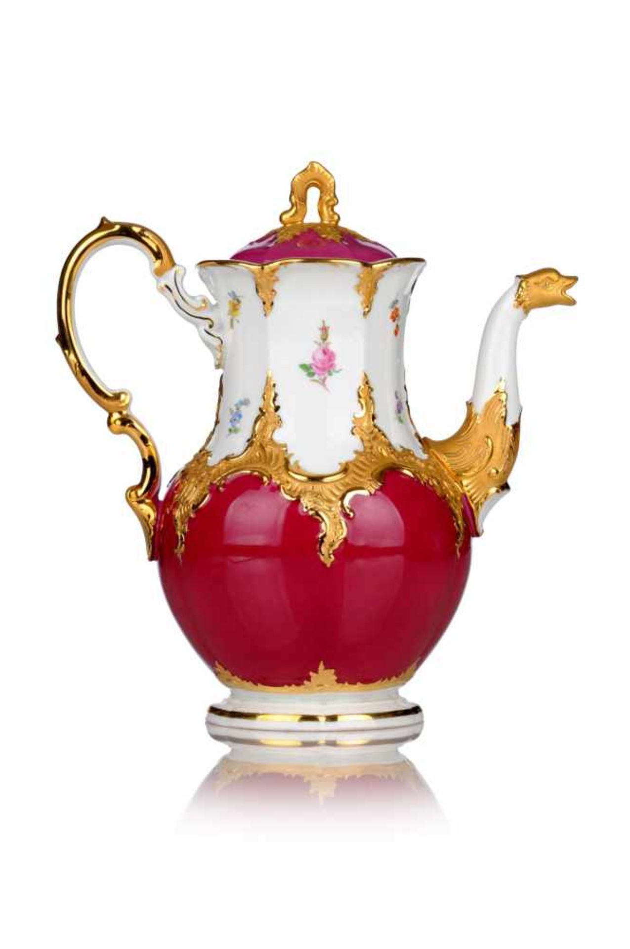 Kaffeekanne "Gestreute Blümchen, purpur glasiert, Goldbronze". Meissen. 1968.Porzellan, glasiert und - Bild 2 aus 2