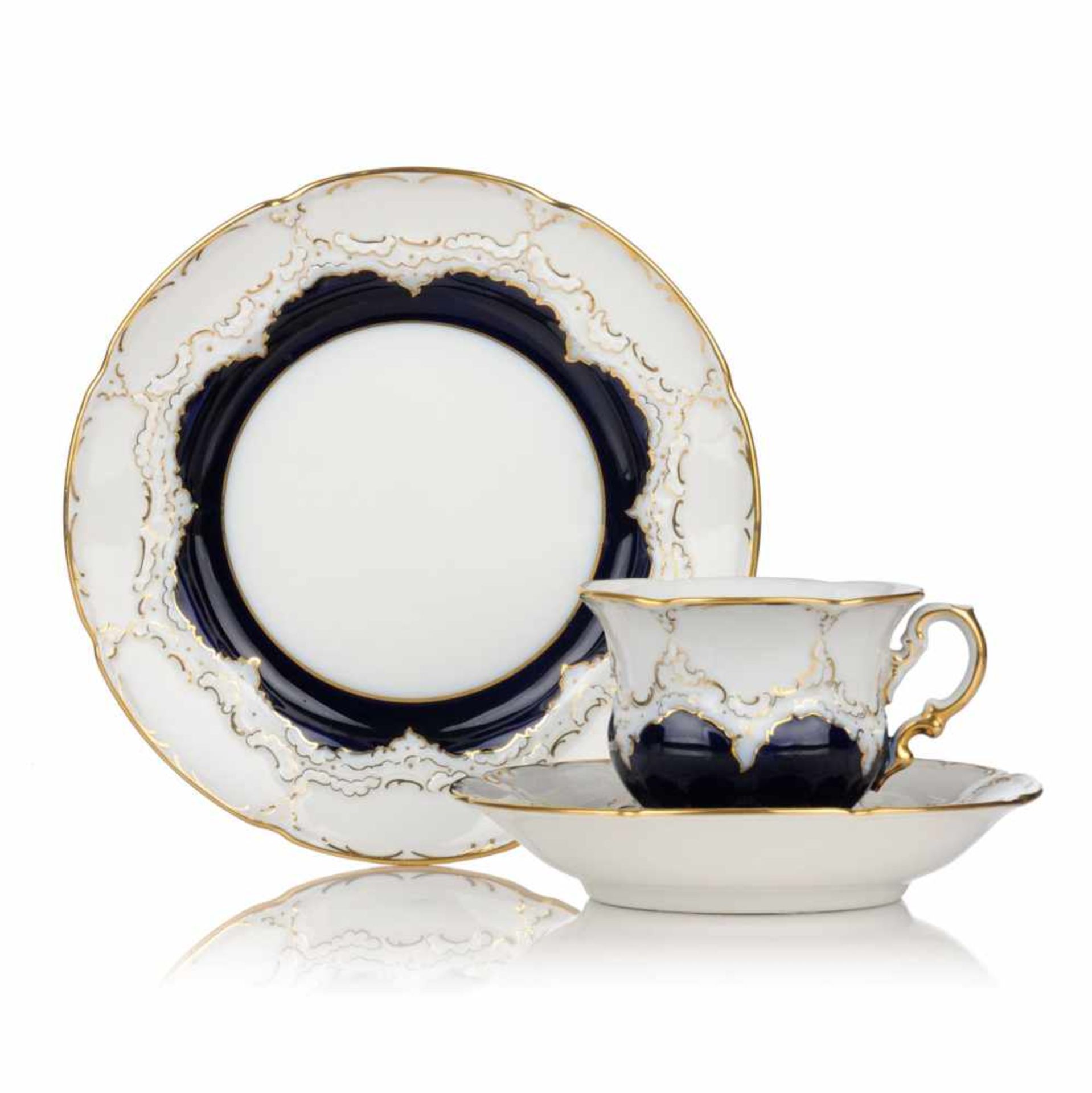 Kaffeegedeck "Königsblau glasiert, Gold angespitzt". Meissen. 1953/1955.Porzellan, glasiert und in