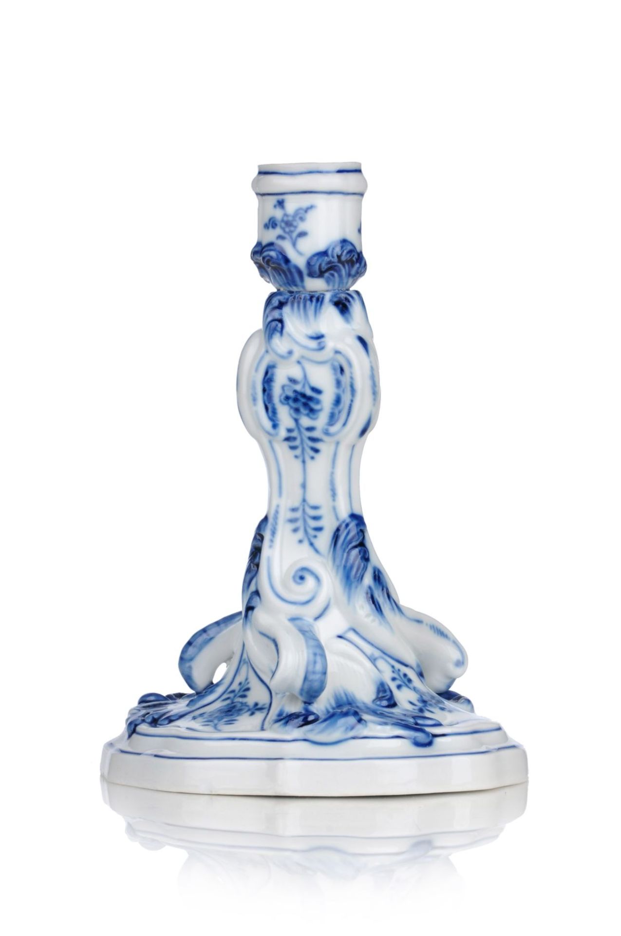 Leuchter "Zwiebelmuster". Meissen. 2. H. 19. Jh.Porzellan, glasiert, montiert und in Unterglasurblau