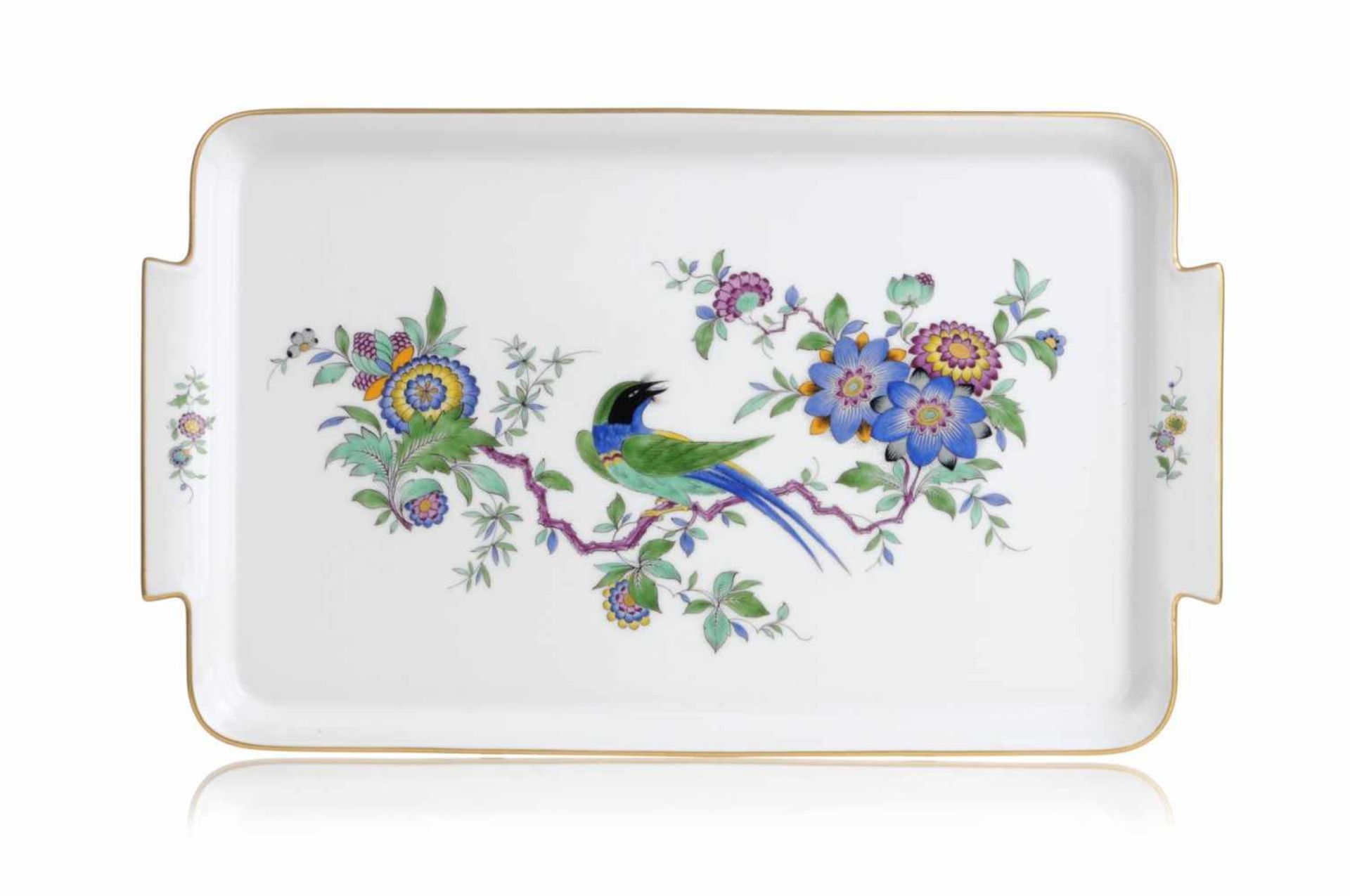 Tablett "Indische Fels-, Blumen- und Vogelmalerei 125". Meissen. 1965.Porzellan, glasiert und in