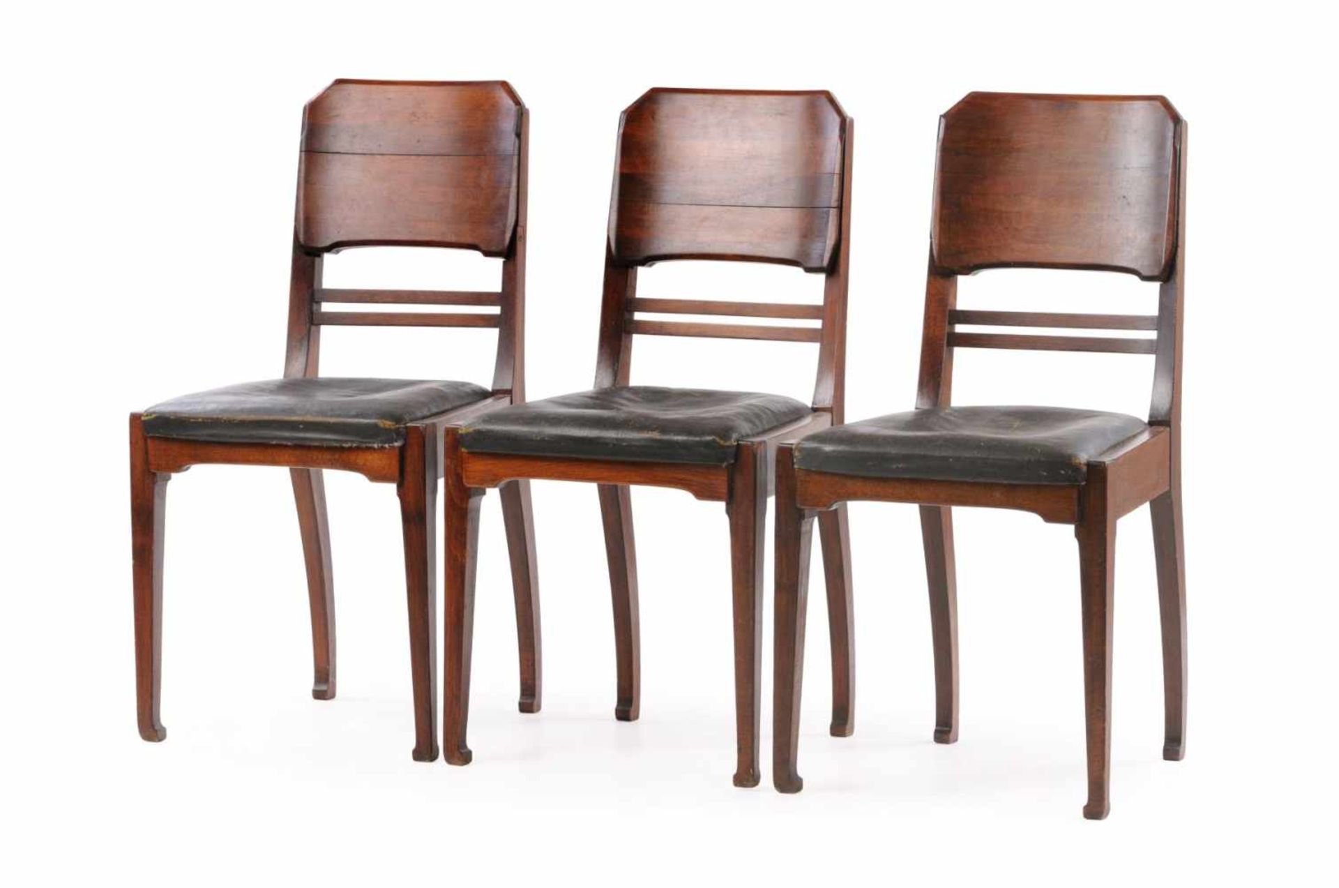 Drei Stühle in der Art von Richard Riemerschmid. Early 20th cent.<