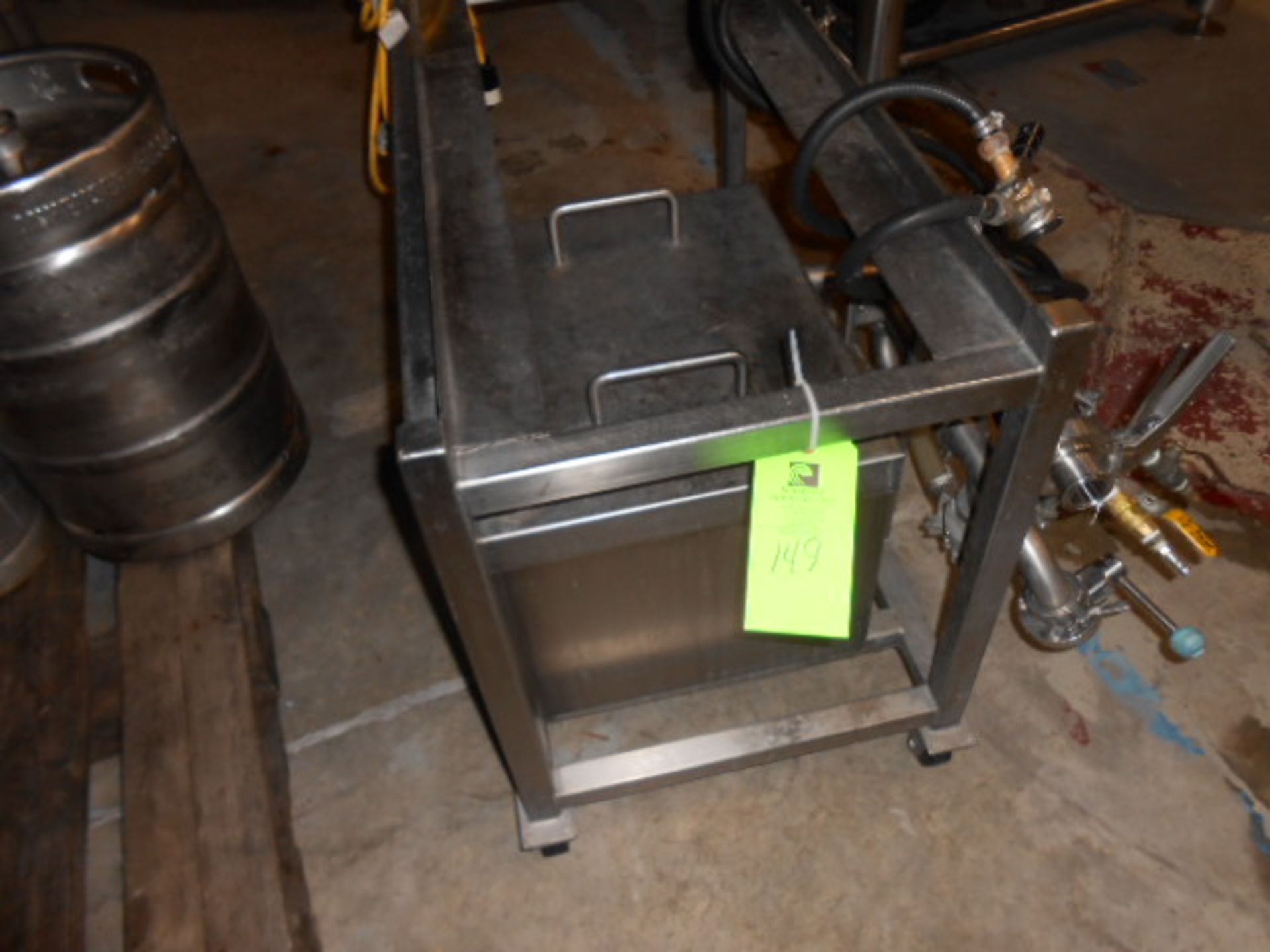 2 station keg washer with 20 in x 16 in x 20 deep tank, Sanke connections, REQUIRES PLANT - Image 2 of 3