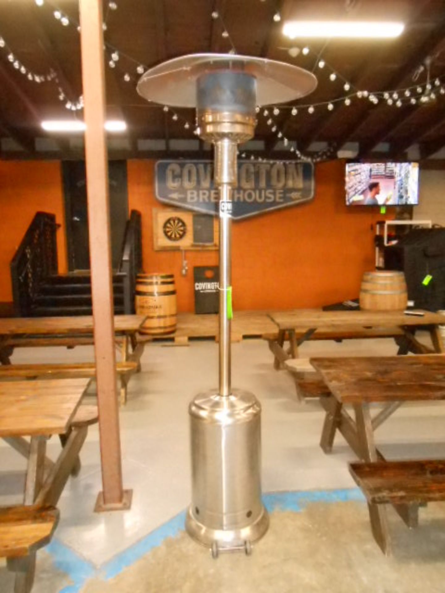 Outdoor propane heater ***NOTE FROM AUCTIONEER*** Rigging and Loading fee of ___$25