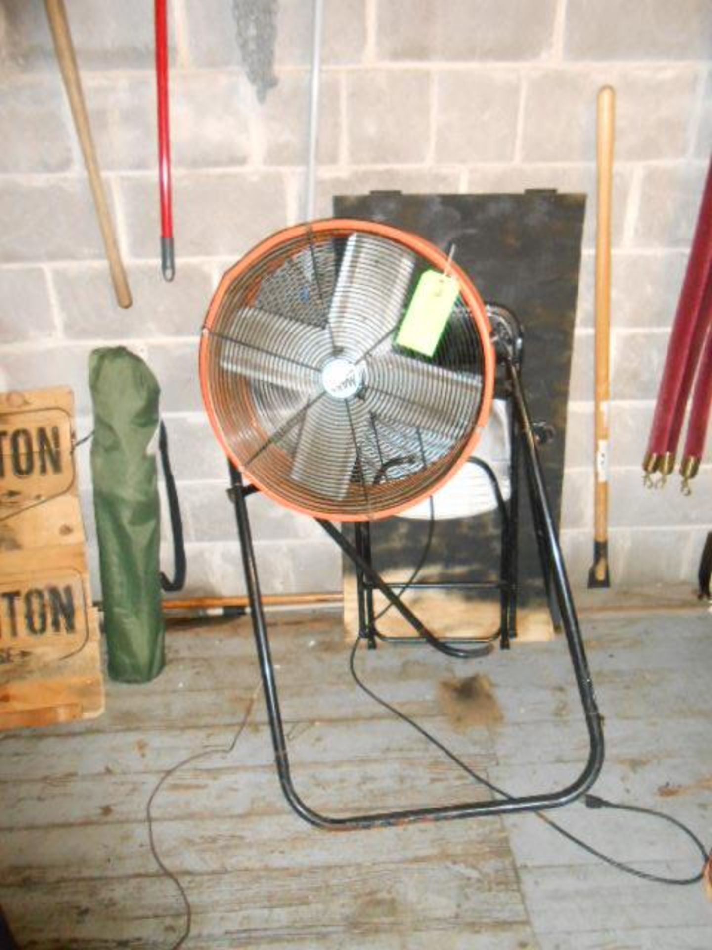 LOT of 2 Maxx Air Pro fan, 24 in dia blade, 115 vac ***NOTE FROM AUCTIONEER*** Rigging and Loading - Image 2 of 2