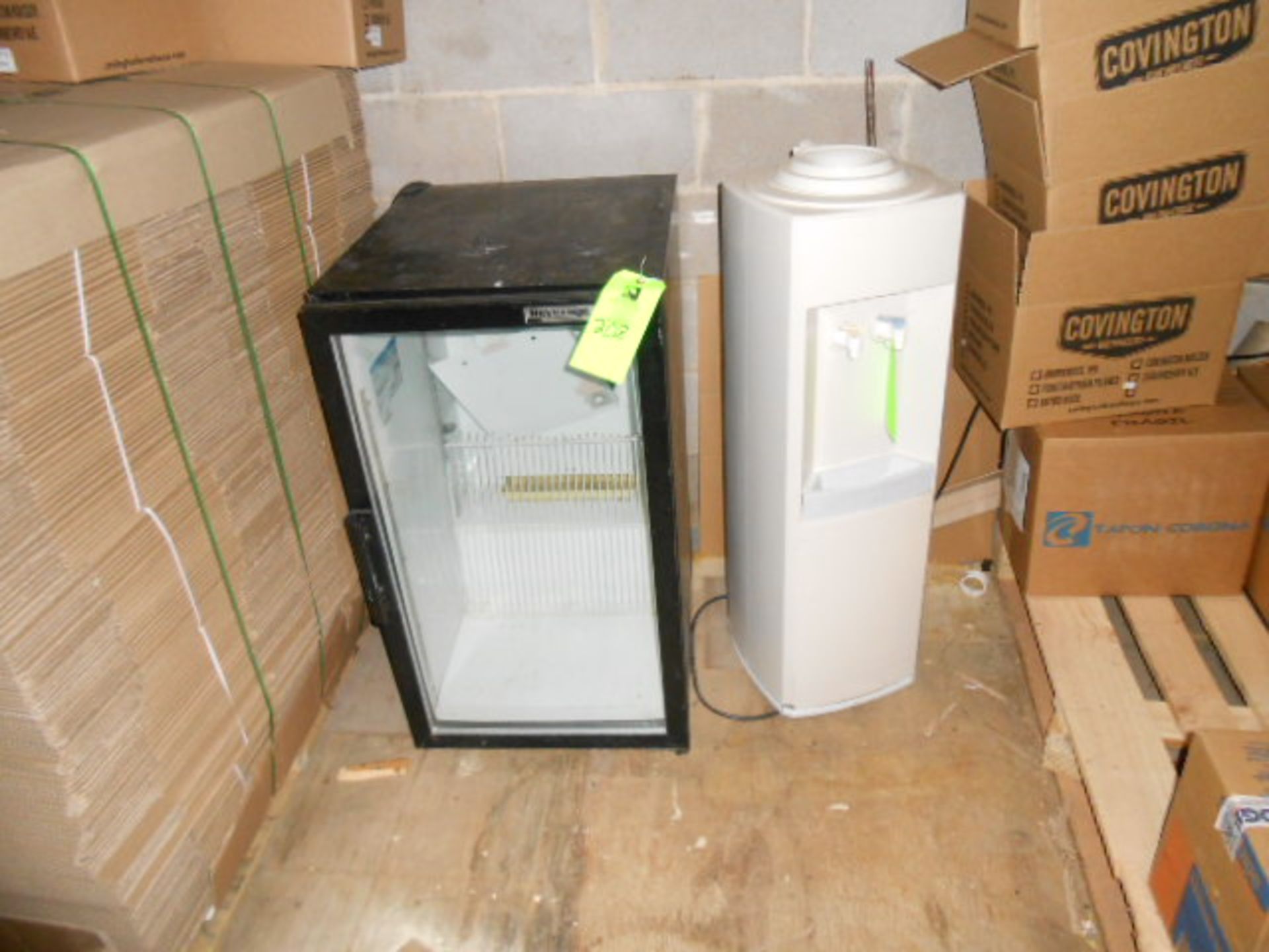 LOT of 2 , water dispenser and Beverage-air mini glass door refrigerator, 20 in w x 24 d x 36 in hit