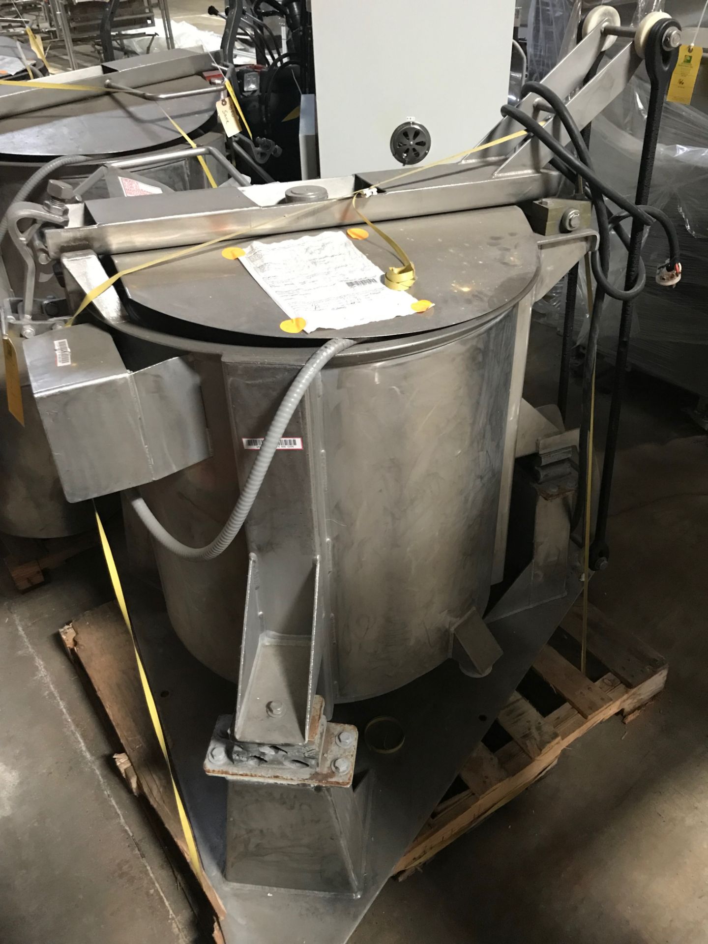 Stainless Steel Kettle, 3 ft Diameter, 31 inch tall