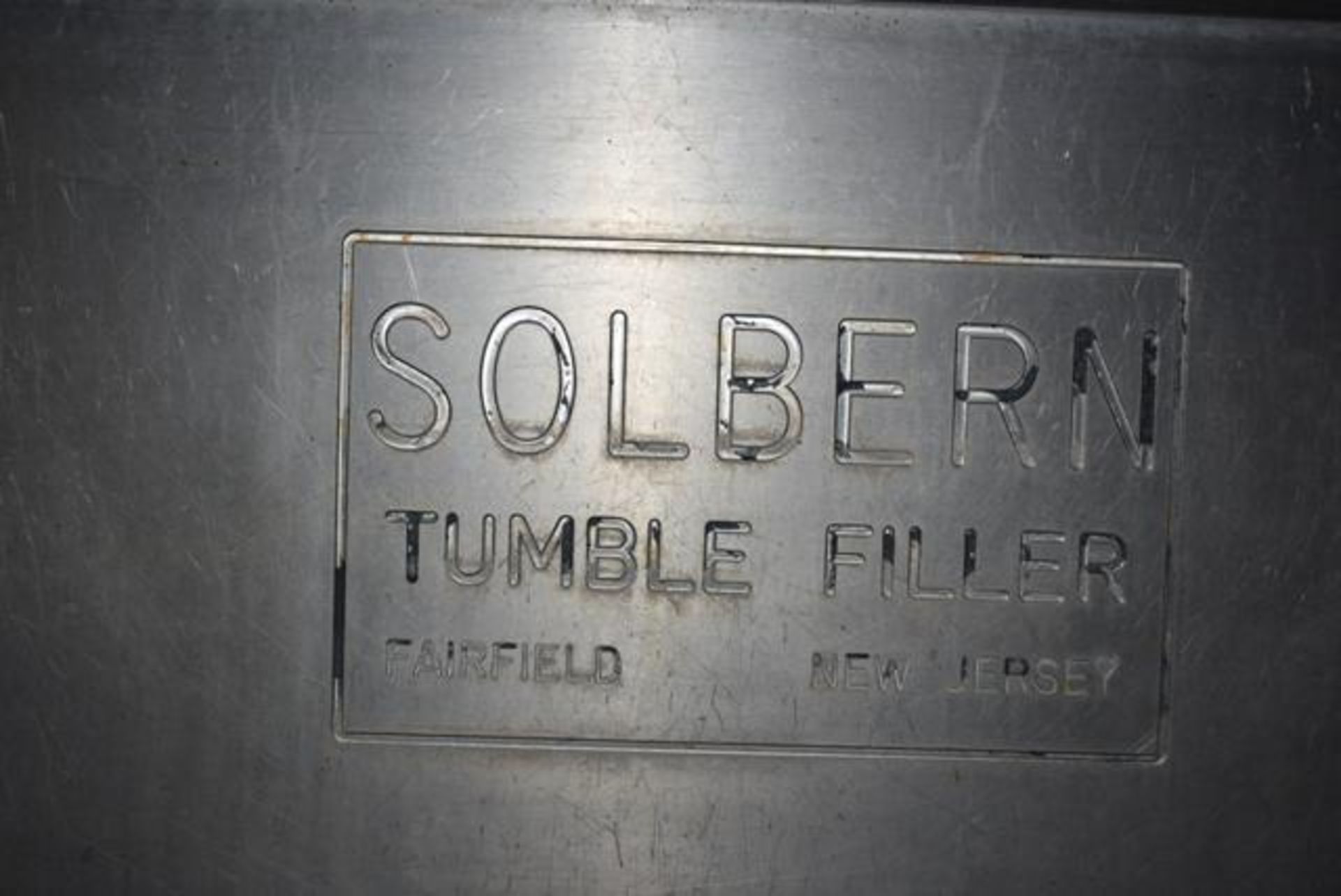 LOT 1499: Solbern Tumble Filler, Size 603 x 700 Can, RIGGING FEE $750 - Image 2 of 4