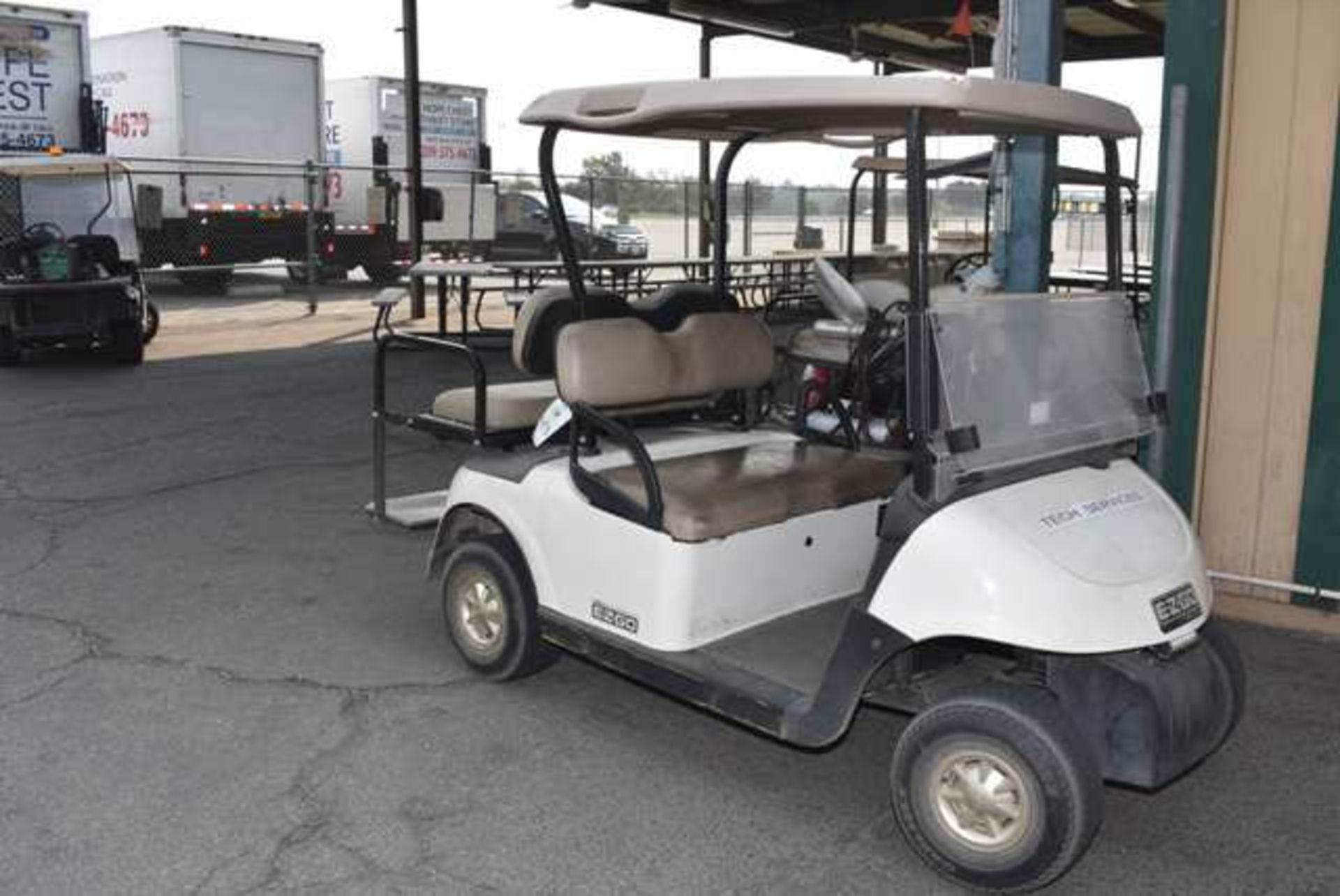 Textron RXV/E-Z-Go Electric 4-Wheel Golf Cart, RIGGING FEE: $45