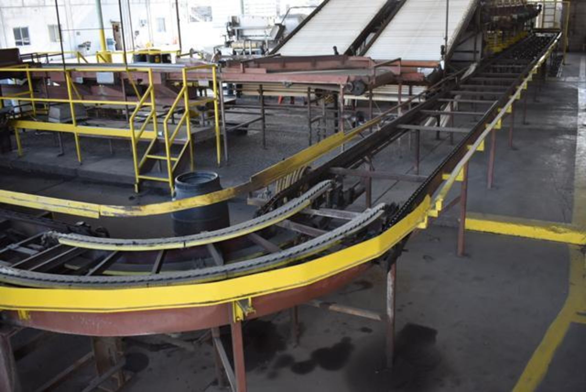,Hydraulic Dump Station w/De-Stacker Includes Approx. 150 ft x 48 in Wide, Chain Drive Conveyor, - Image 3 of 3