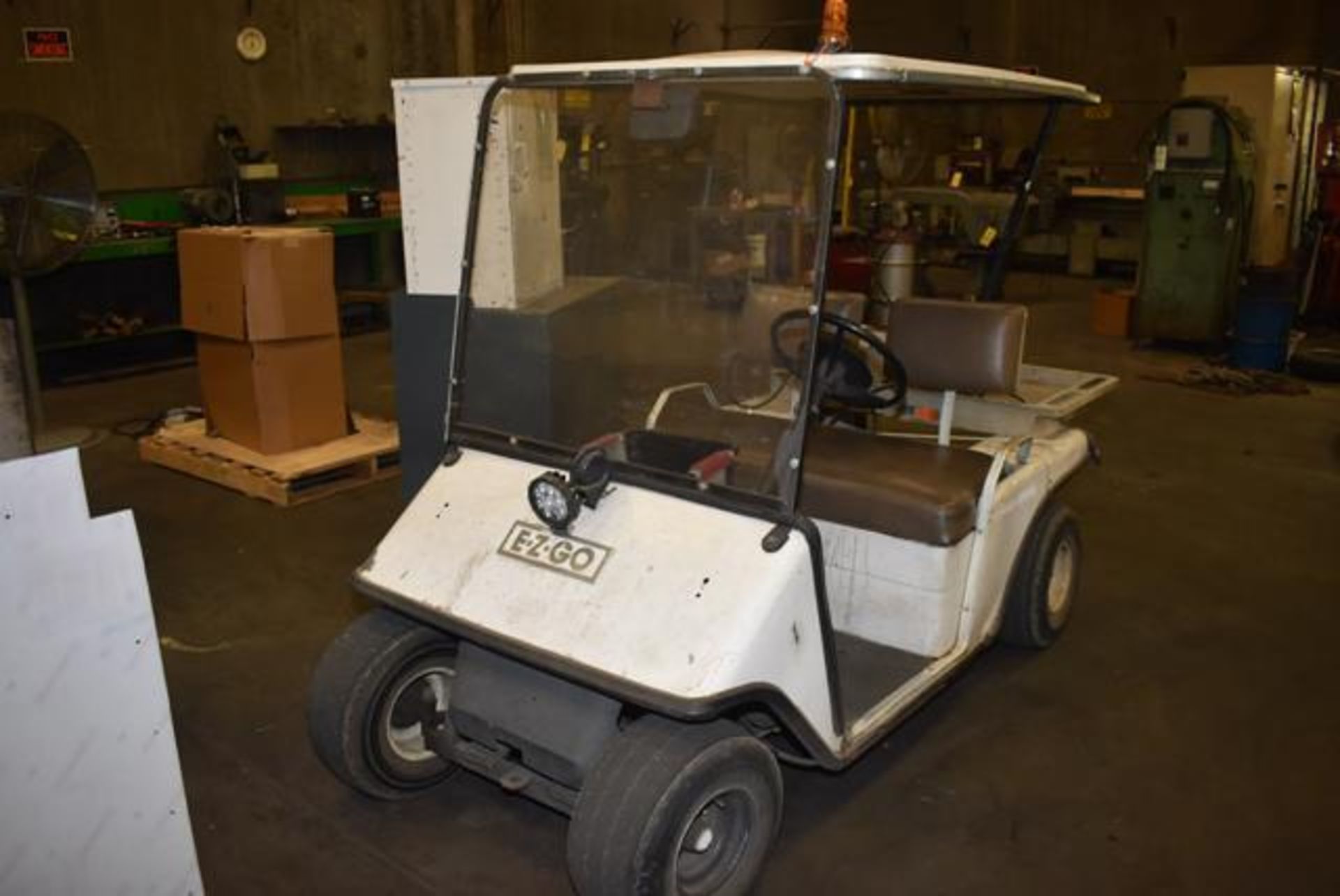 Textron RXV-E-Z-GO Electric 4-Wheel Golf Cart, RIGGING FEE: $45 - Image 2 of 2