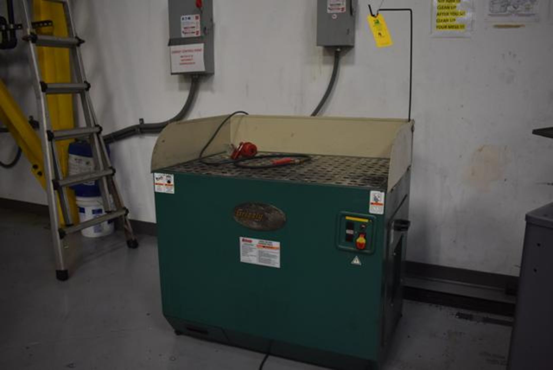 Grizzly Model #H2936 Vacuum Sanding Table, Serial #9469 - Image 2 of 2