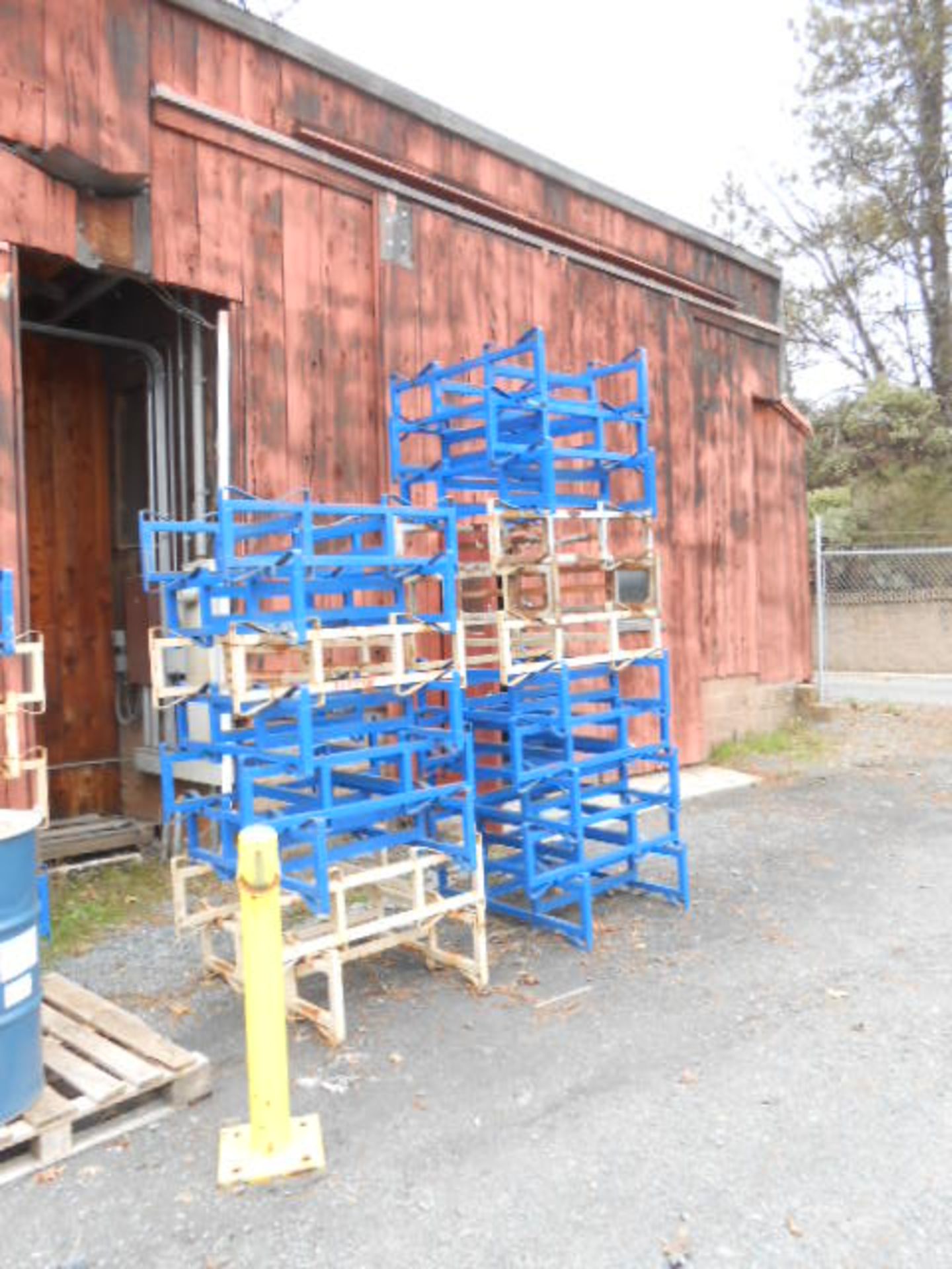 LOT of 14 metal construction barrel racks __LOCATED: OUTSIDE ***NOTE FROM AUCTIONEER*** Rigging