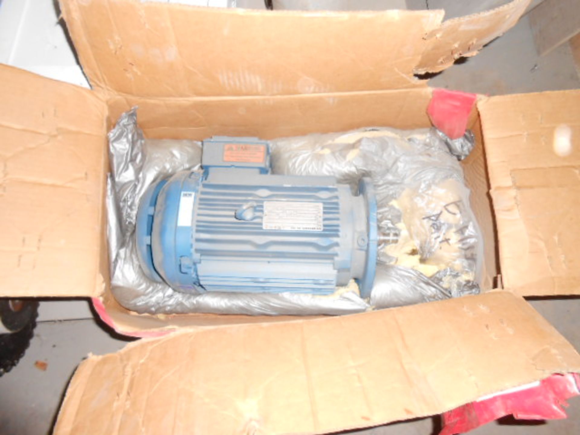 LOT of pallet 2 pumps, 2 gearbox, 1 air pump, pump housing, 1 C-face motor __LOCATED: ON-SITE - Image 3 of 3