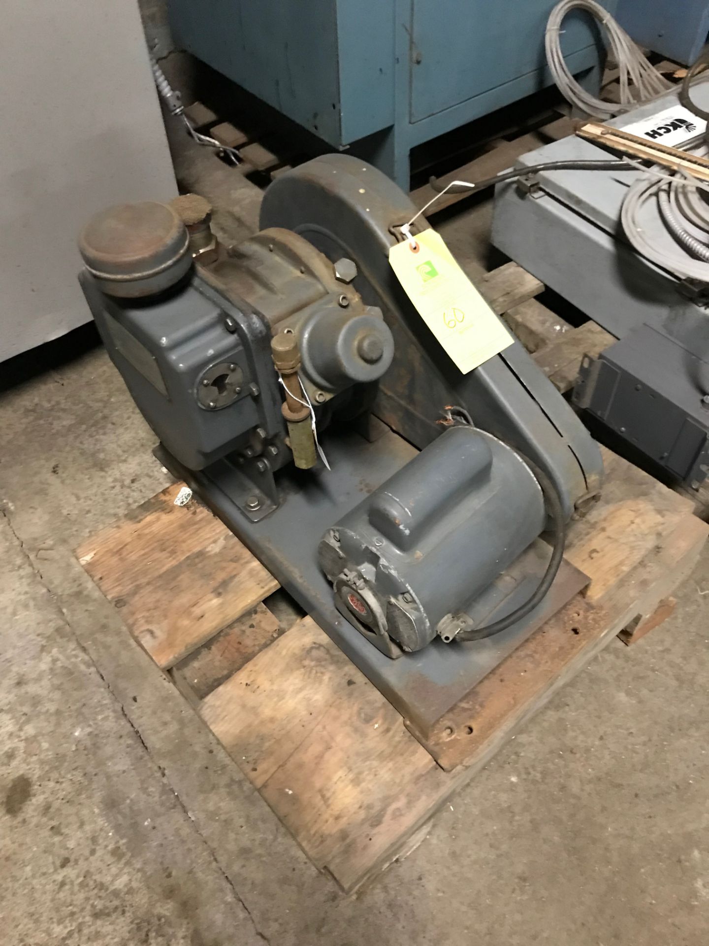 DUO SEAL VACCUUM PUMP, WELCH SCIENTIFIC CO, MODEL 5K647RG795X, 1 PHASE, 1 HP, CYCLES 60, RPM 1725, - Image 2 of 4