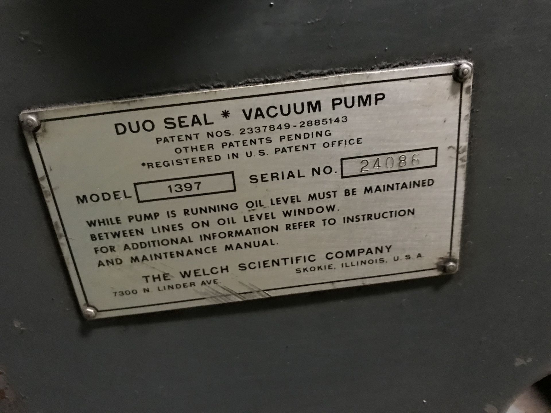 DUO SEAL VACCUUM PUMP, WELCH SCIENTIFIC CO, MODEL 5K647RG795X, 1 PHASE, 1 HP, CYCLES 60, RPM 1725, - Image 3 of 4