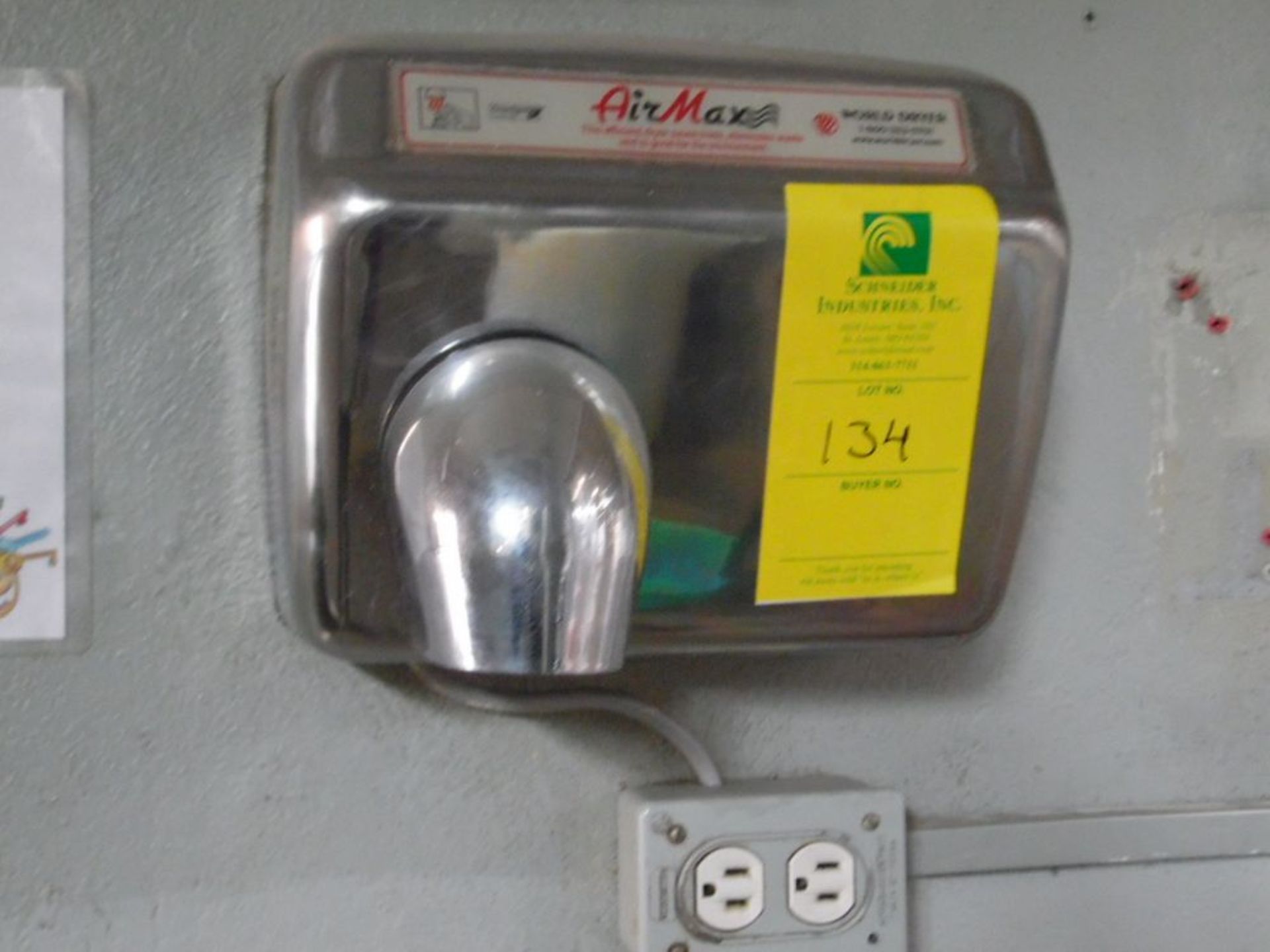 STAINLESS STEEL SINK WITH MEASURES OF 1M LONG BY 50 WIDE AND 45 CM HIGH, 2 SOAP DISPENSERS, HAND - Image 4 of 4