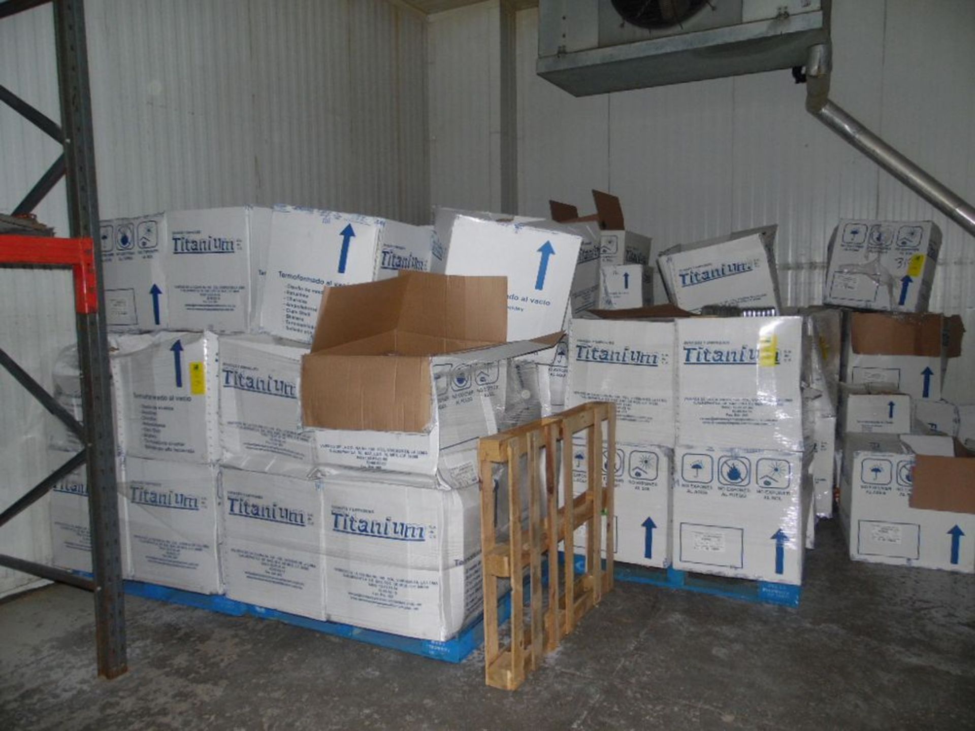 LOT OF PACKING WITH 40 BOXES APROXIMADAMIENTE.(rigging fee $125.00 USD.) (LOTE DE EMPAQUE CON 40