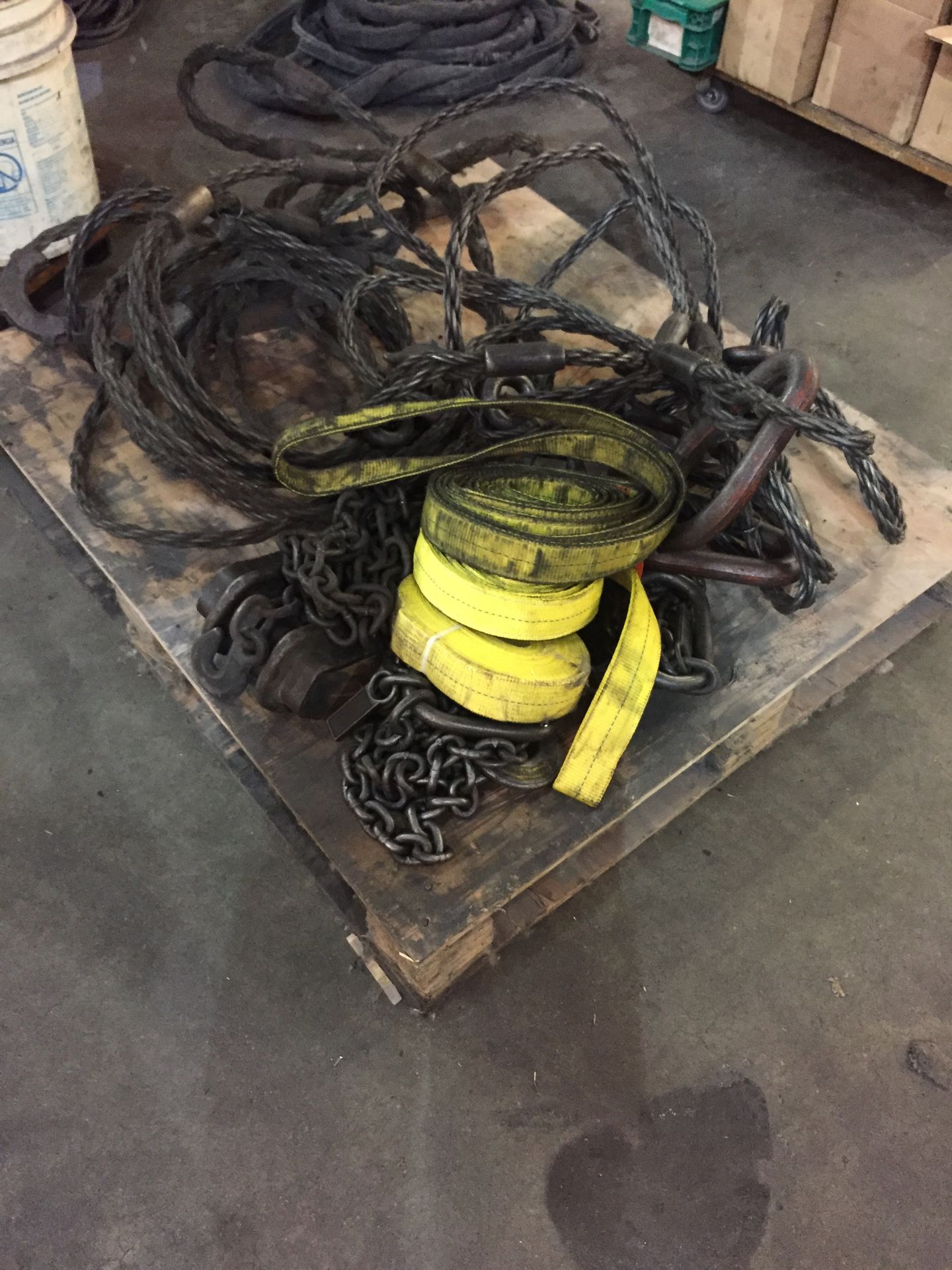 Pallet of Rigging Straps & Cable