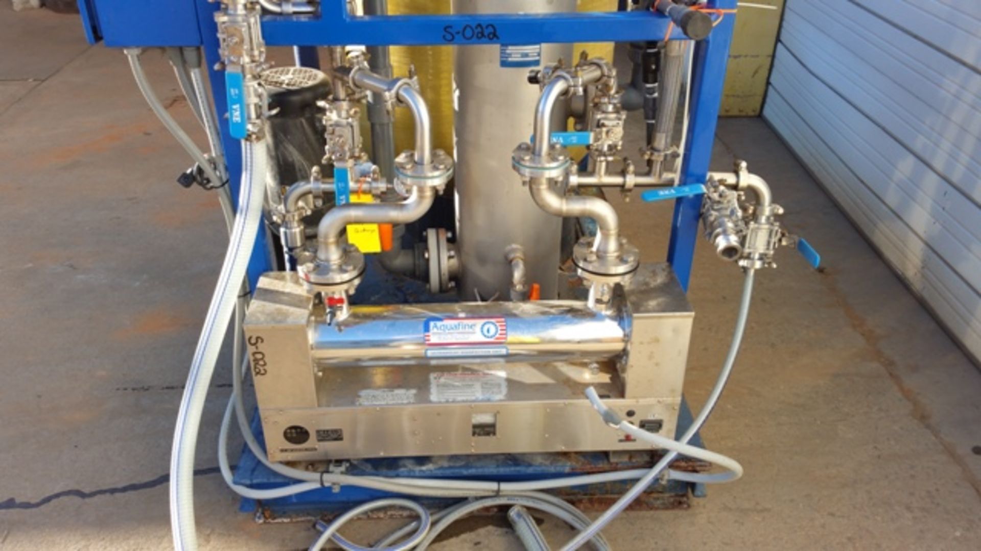 WATER TREATMENT SKID. US FILTER. AQUAFINE UV MOD#CSL-6R. SER#JS 06/04 024-E. PUMP: GRUNDFOS CRN15. - Image 3 of 6