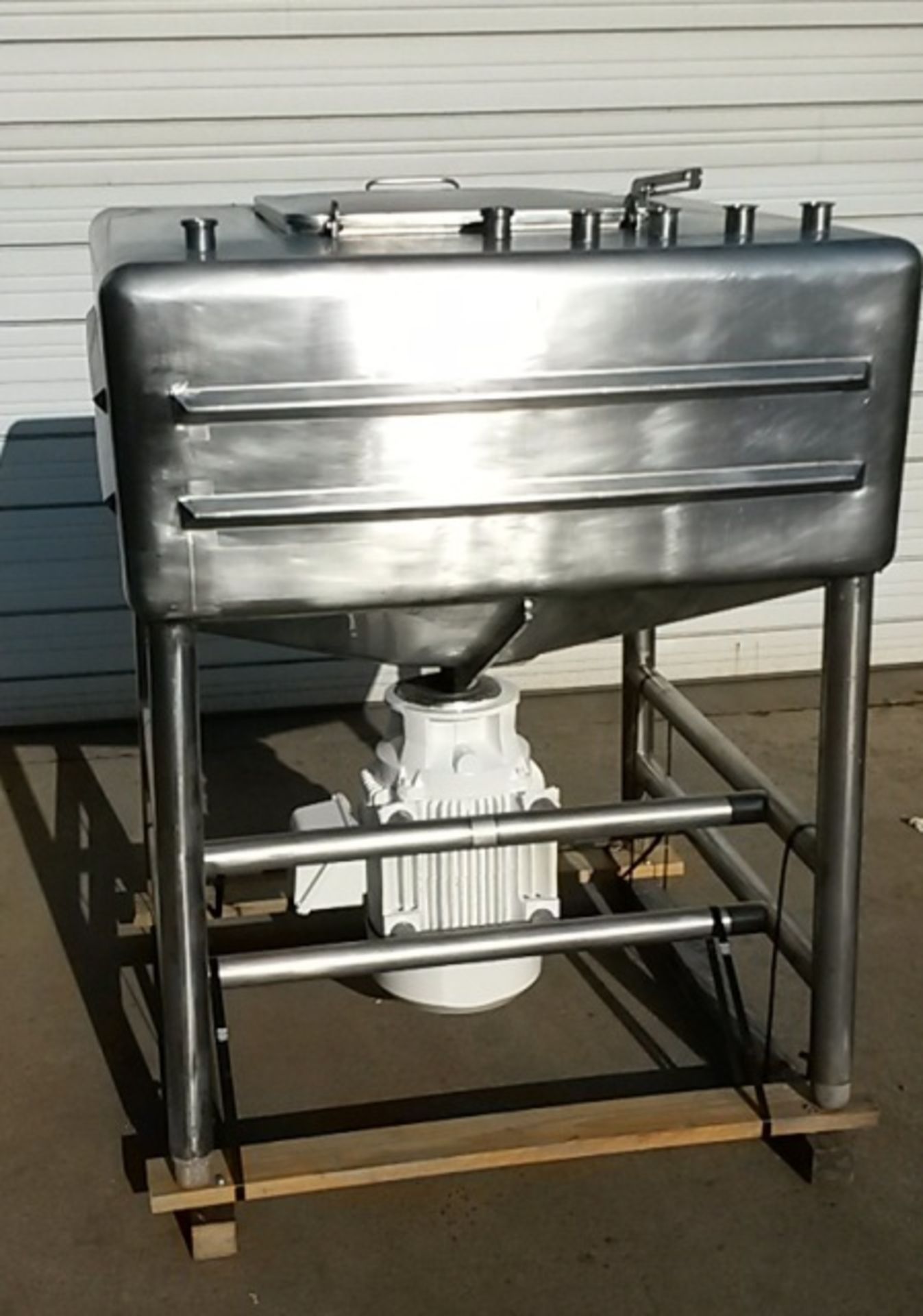 LIQUIFIER. STAINLESS STEEL. NORNAN MOD#DS300. SER#564. TANK=54"L X 54"W X 23"SW X 36.25"OVERALL