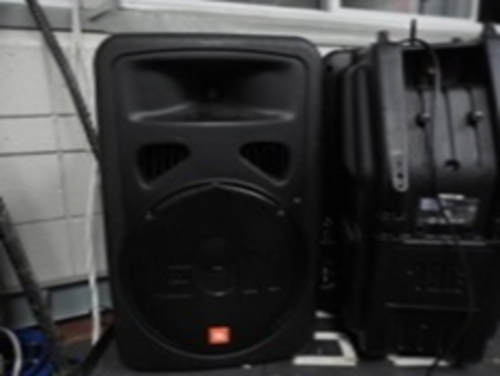 event speaker LOT OF: 3 qty: JBL speakers JBL EON 15 powered speaker Located: 4th floor ***NOTE from